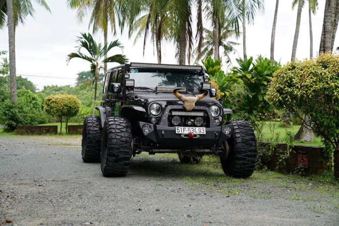 Jeep Wrangler gia 4,2 ty do &quot;banh khung&quot; tai Sai Gon-Hinh-3